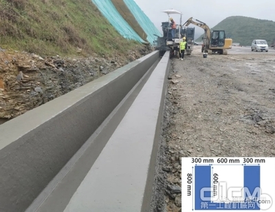 維特根SP 15滑模攤鋪機(jī)助力貴黃高速建設(shè)，高標(biāo)準(zhǔn)打造大尺寸排水溝再獲盛譽(yù)